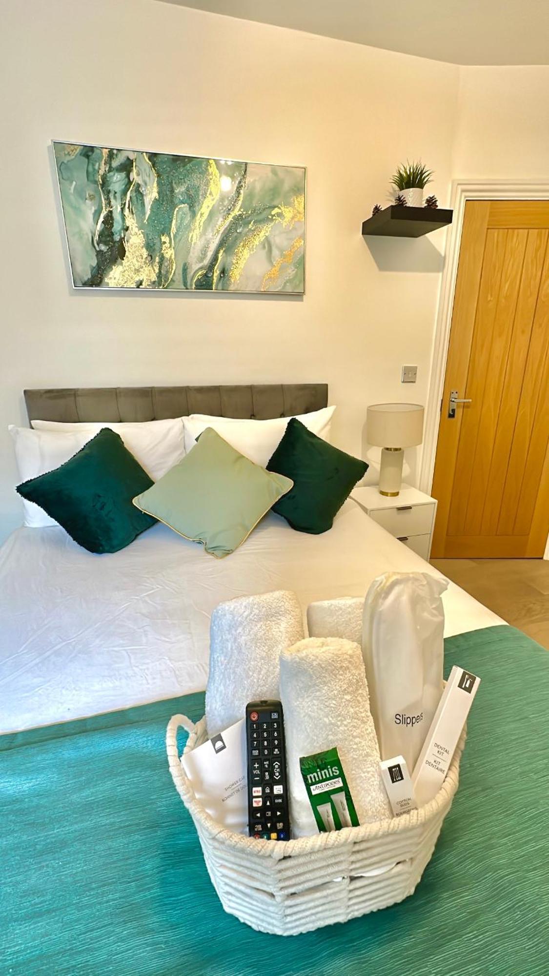 The Green Luxe En-Suite In Stratford Лондон Екстериор снимка